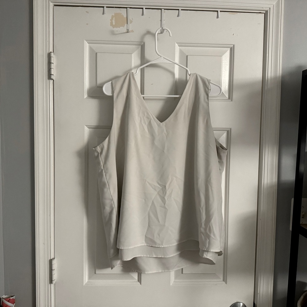 Blouse perfect for work or dressy casual outfits